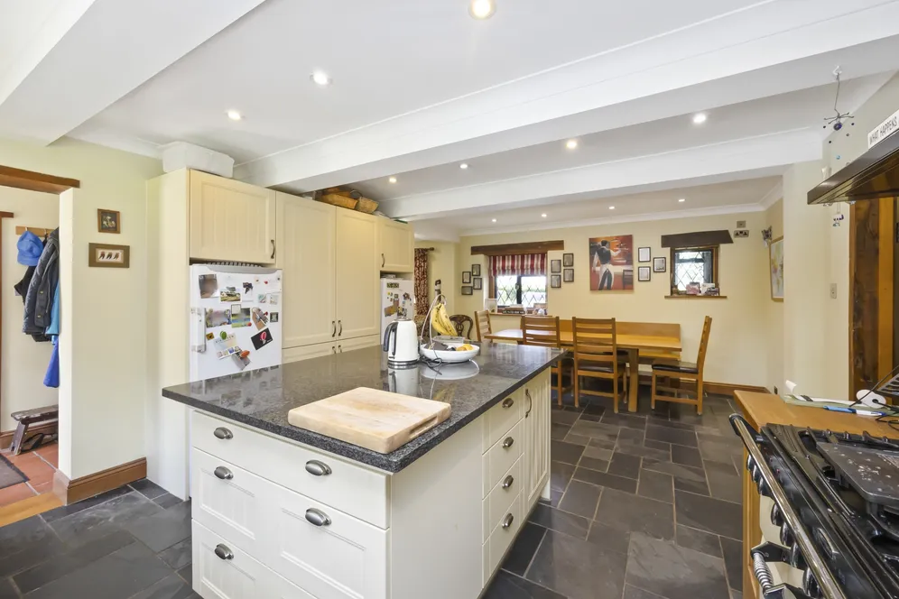 Bashurst Hill, Horsham, RH13 photo 6