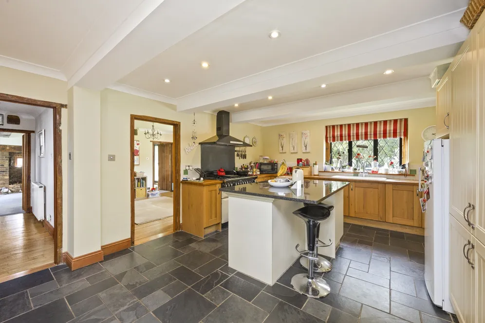 Bashurst Hill, Horsham, RH13 photo 7