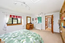 Bashurst Hill, Horsham, RH13 photo 8