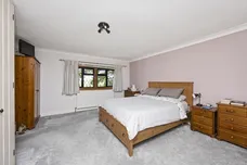 Bashurst Hill, Horsham, RH13 photo 10