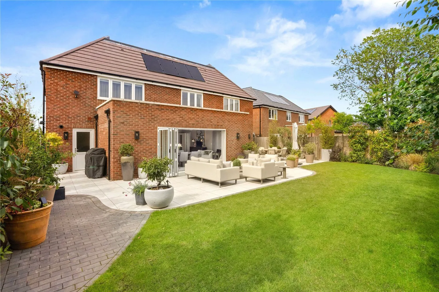Hillfort Close, Leckhampton, GL53 photo 2