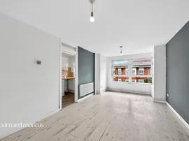 Pert Close, London thumb 2