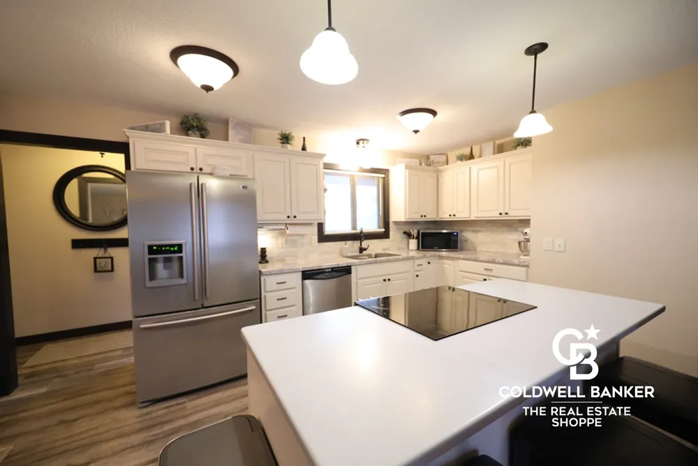 2707 N Rock Rd, Garden City, KS 67846