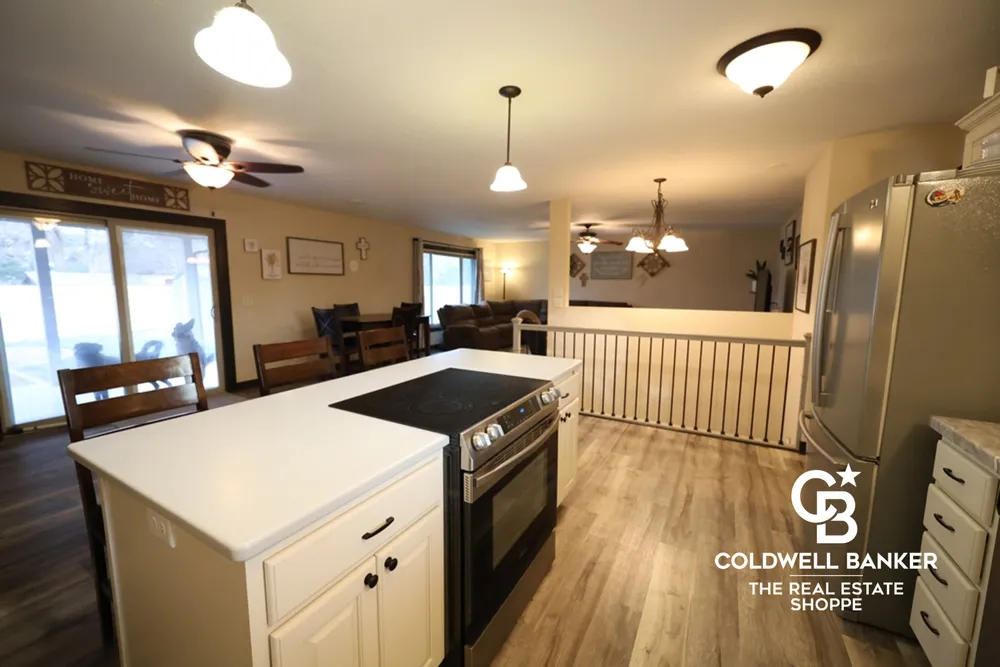 2707 N Rock Rd, Garden City, KS 67846