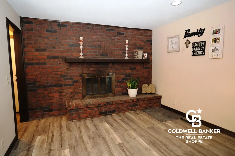 2707 N Rock Rd, Garden City, KS 67846