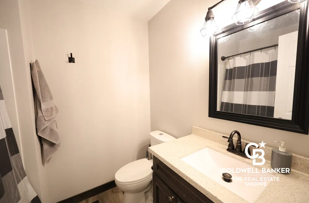 2707 N Rock Rd, Garden City, KS 67846