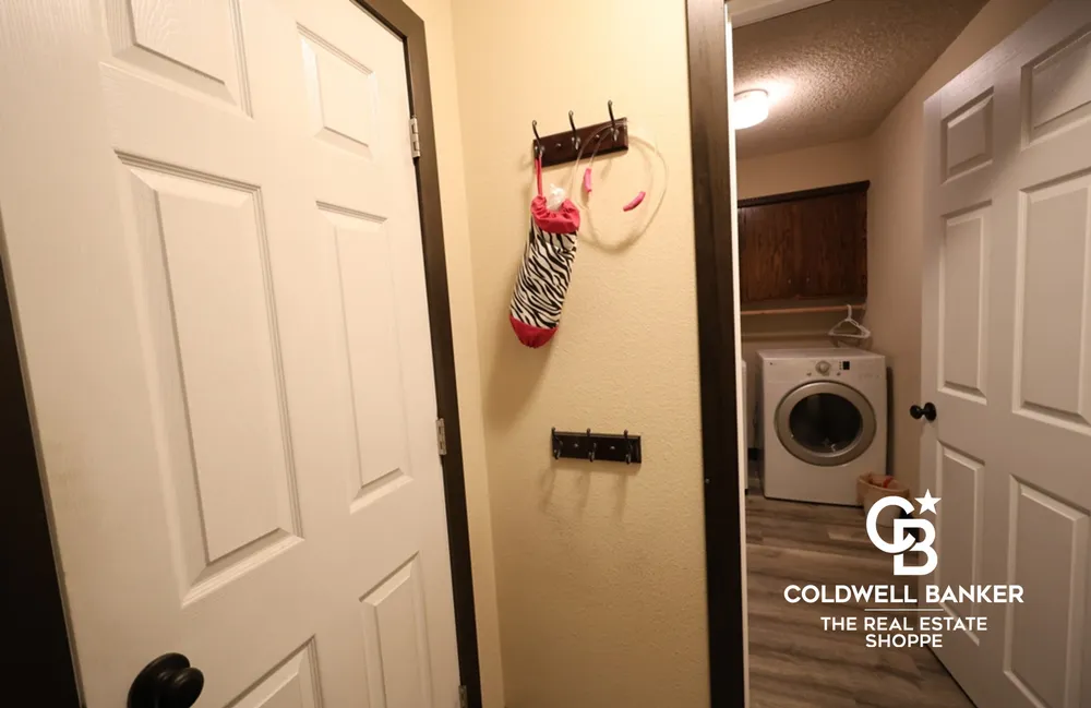 2707 N Rock Rd, Garden City, KS 67846