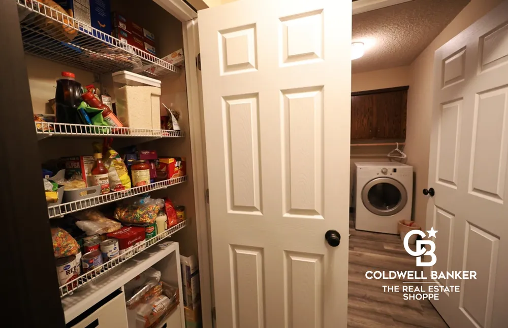 2707 N Rock Rd, Garden City, KS 67846