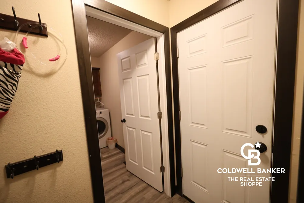 2707 N Rock Rd, Garden City, KS 67846