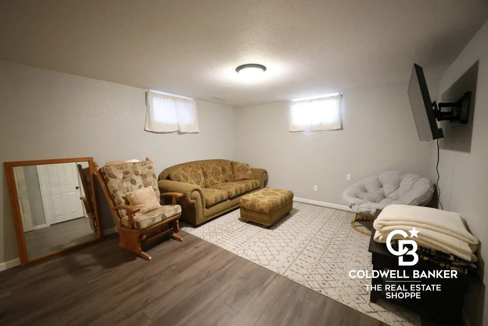 2707 N Rock Rd, Garden City, KS 67846