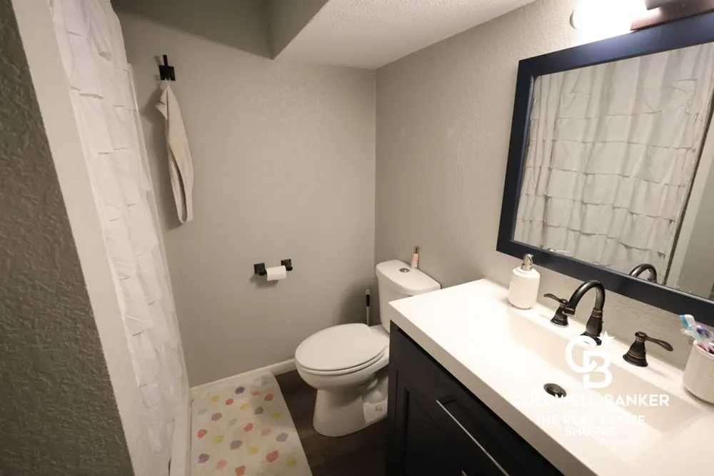 2707 N Rock Rd, Garden City, KS 67846