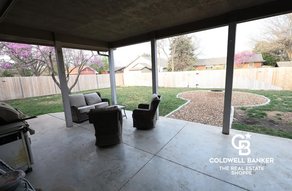 2707 N Rock Rd, Garden City, KS 67846