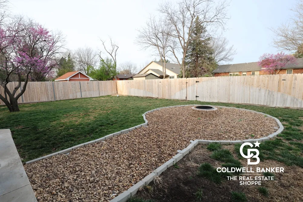 2707 N Rock Rd, Garden City, KS 67846
