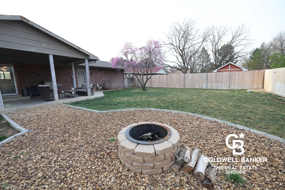 2707 N Rock Rd, Garden City, KS 67846