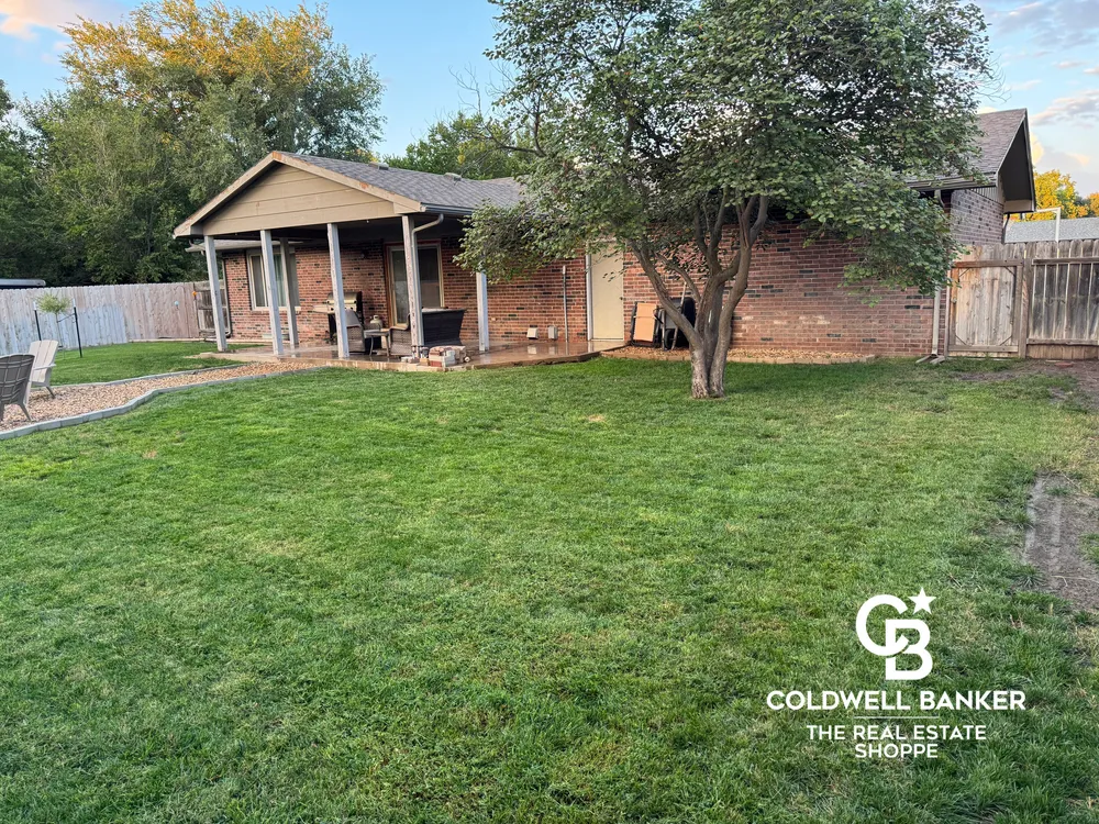 2707 N Rock Rd, Garden City, KS 67846