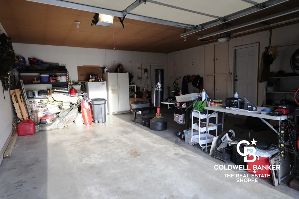2707 N Rock Rd, Garden City, KS 67846