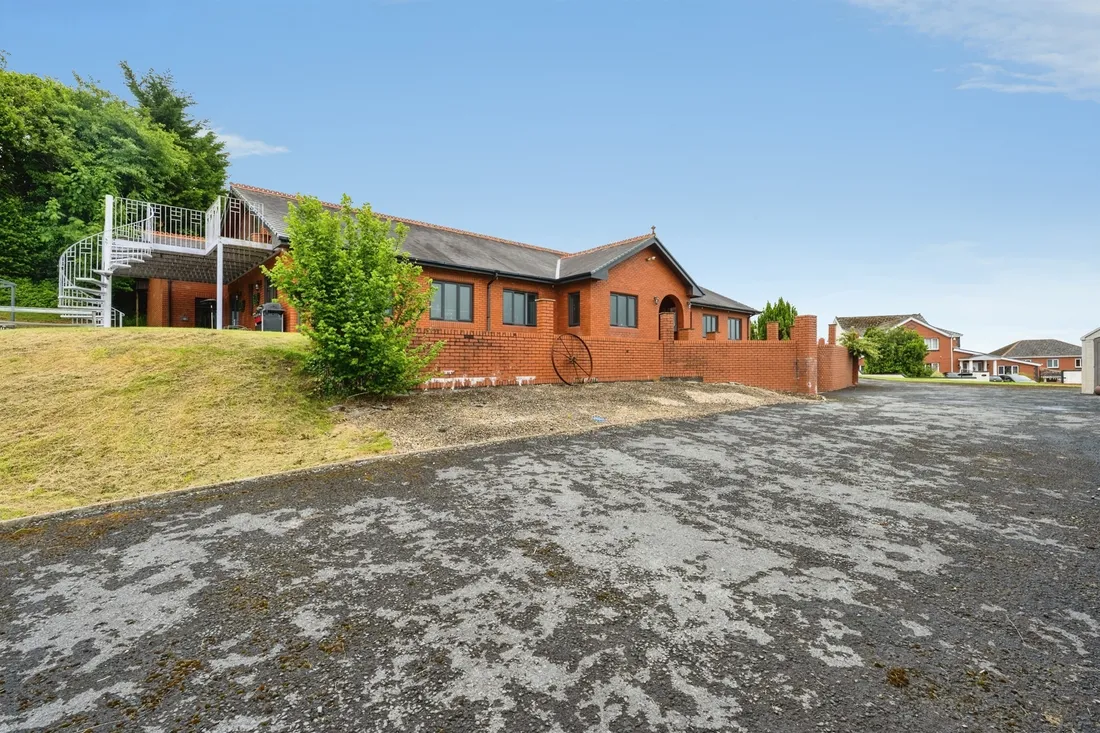 Property photo 32