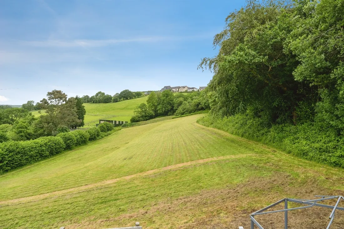 Property photo 33