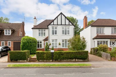 Dalkeith Road, Harpenden, AL5
