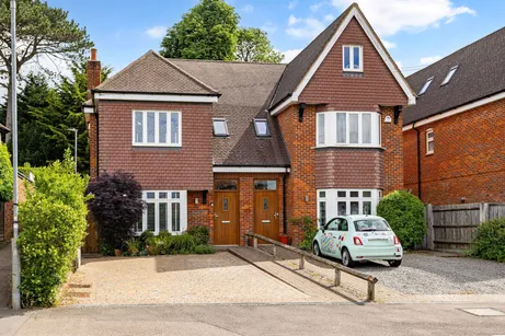 Bowers Way, Harpenden, AL5