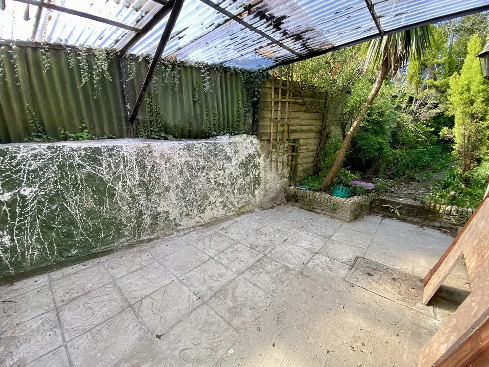 Property carousel item 12