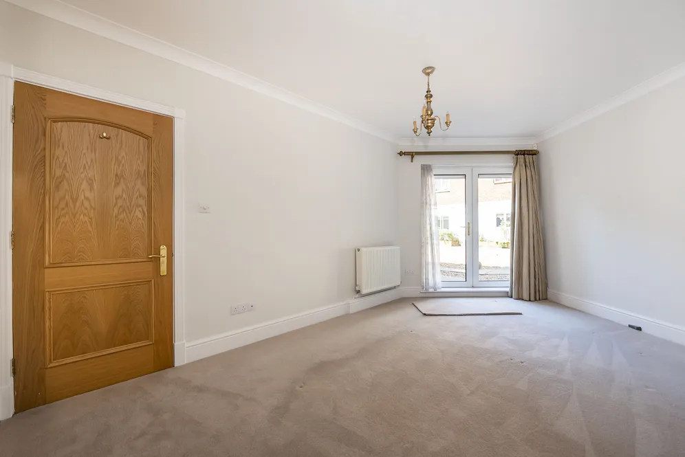 The Downs, London, SW20 photo 12