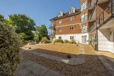 The Downs, London, SW20 photo 14