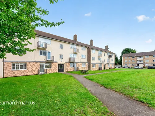 Merefield Gardens, Tadworthphoto