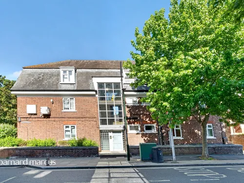 Mortlake High Street, Mortlake, Londonphoto