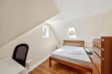 George Crescent, London