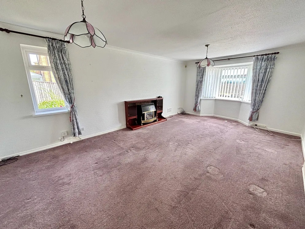Property carousel item 4