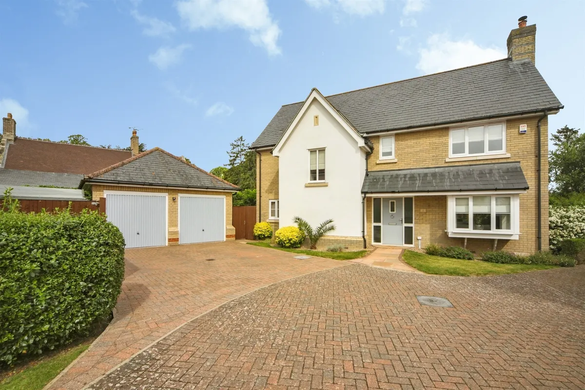 Shrubbery Close, Hessett, Bury St. Edmunds