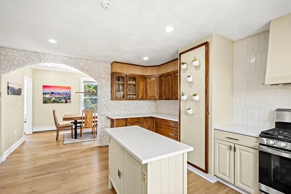 22 Beach Ave, Swampscott, MA 01907