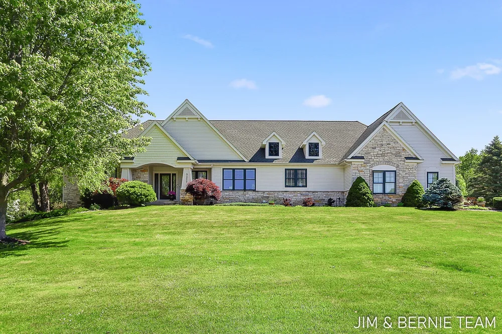 3477 Palmer Dr, Saugatuck, MI 49453-9461