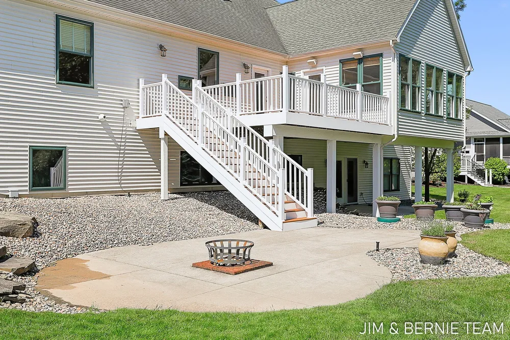 3477 Palmer Dr, Saugatuck, MI 49453-9461