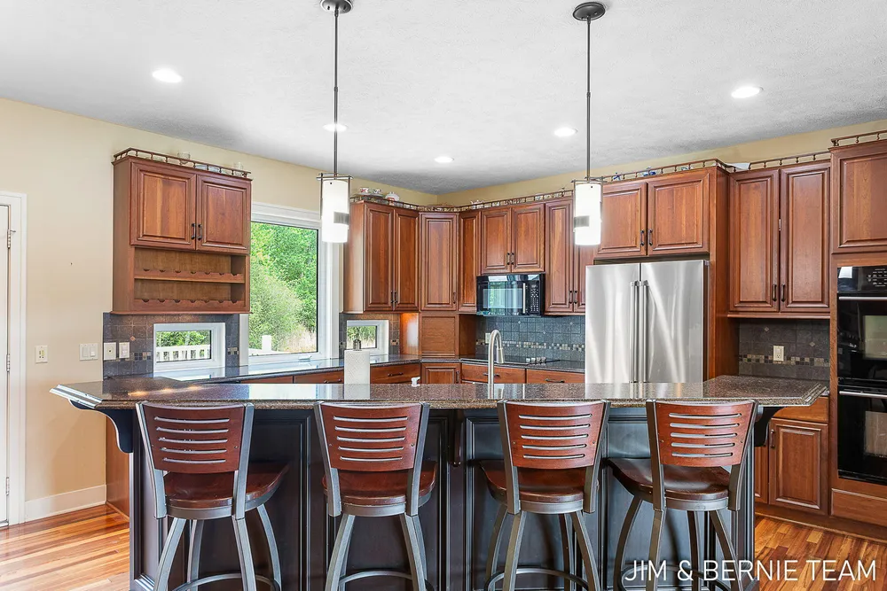 3477 Palmer Dr, Saugatuck, MI 49453-9461