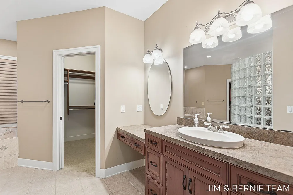 3477 Palmer Dr, Saugatuck, MI 49453-9461