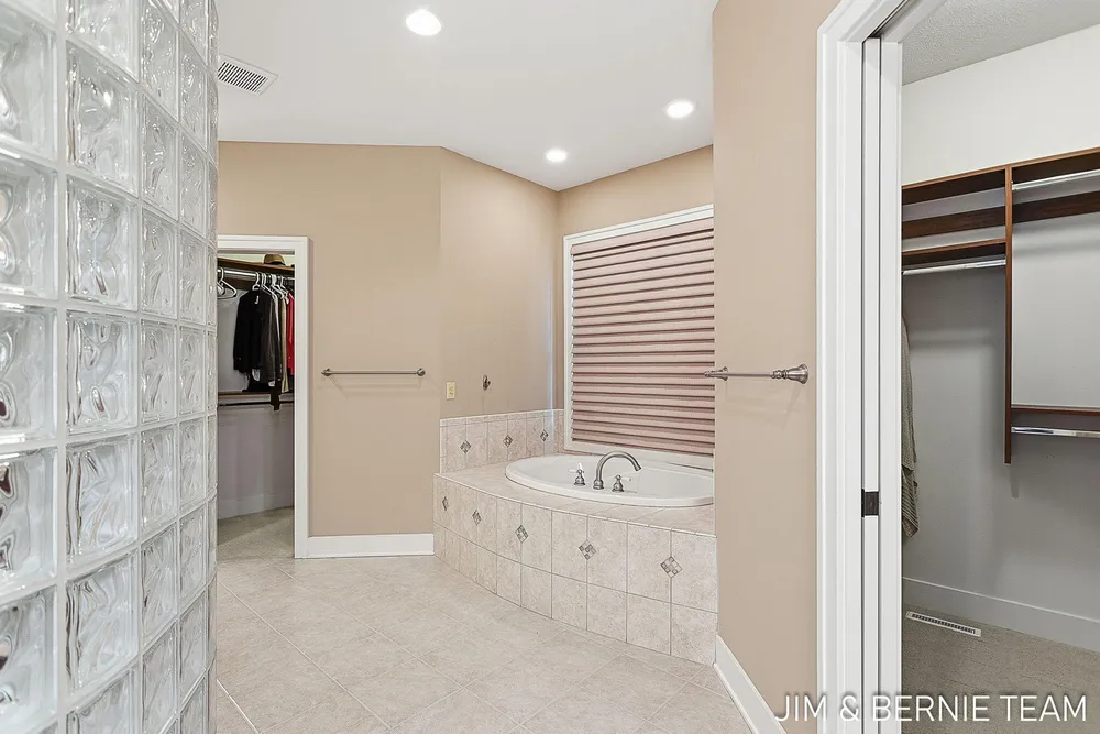 3477 Palmer Dr, Saugatuck, MI 49453-9461
