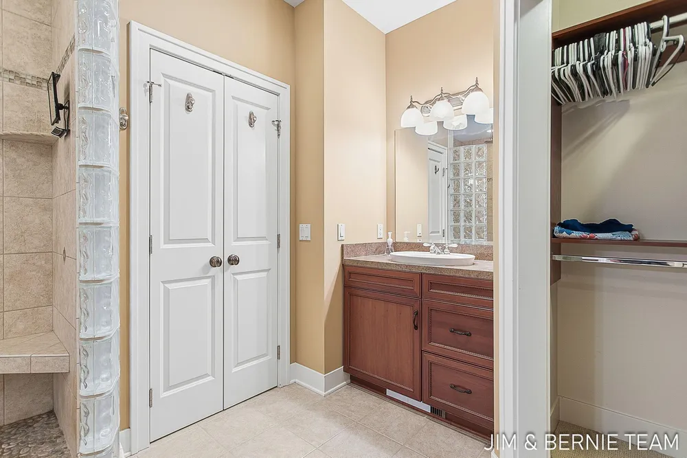 3477 Palmer Dr, Saugatuck, MI 49453-9461