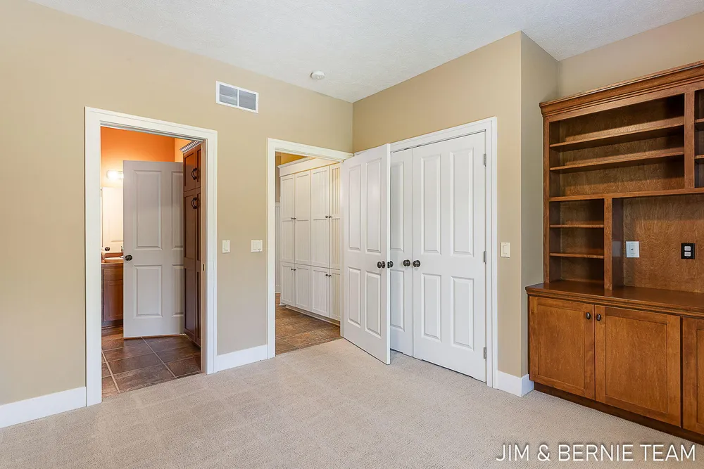 3477 Palmer Dr, Saugatuck, MI 49453-9461