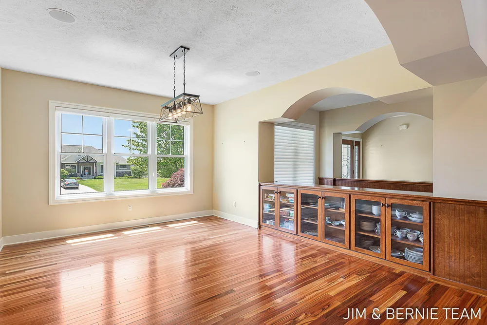 3477 Palmer Dr, Saugatuck, MI 49453-9461