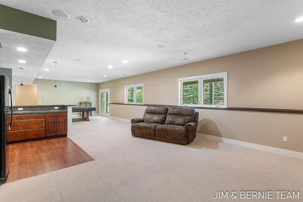3477 Palmer Dr, Saugatuck, MI 49453-9461