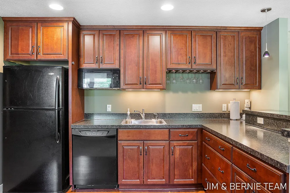 3477 Palmer Dr, Saugatuck, MI 49453-9461
