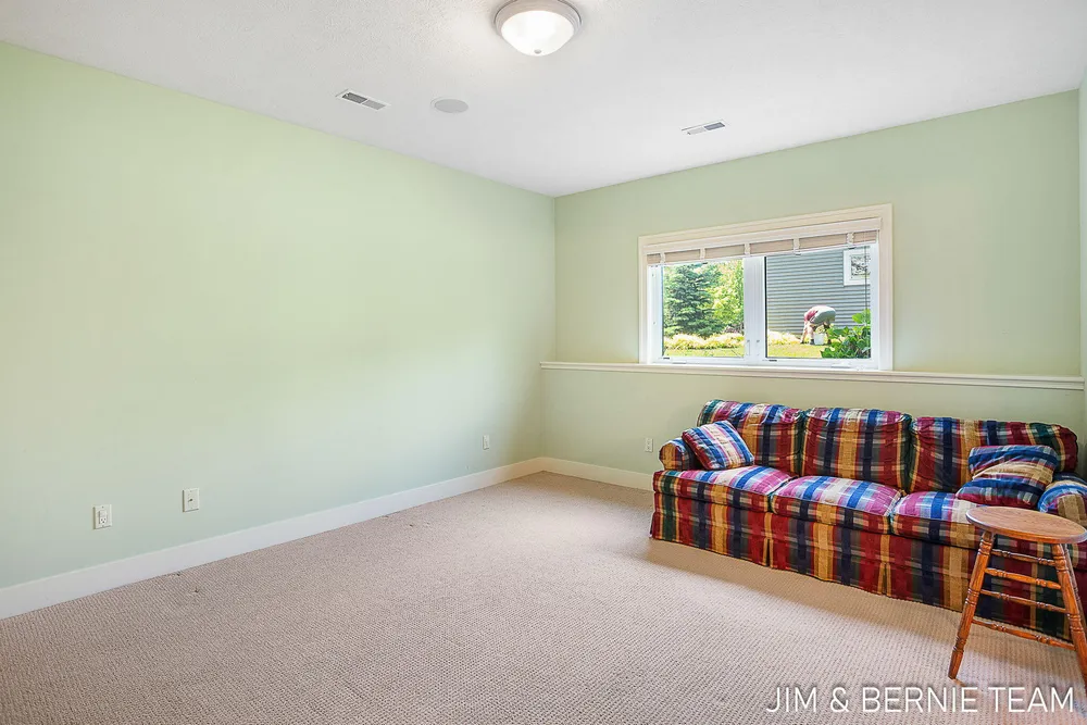 3477 Palmer Dr, Saugatuck, MI 49453-9461