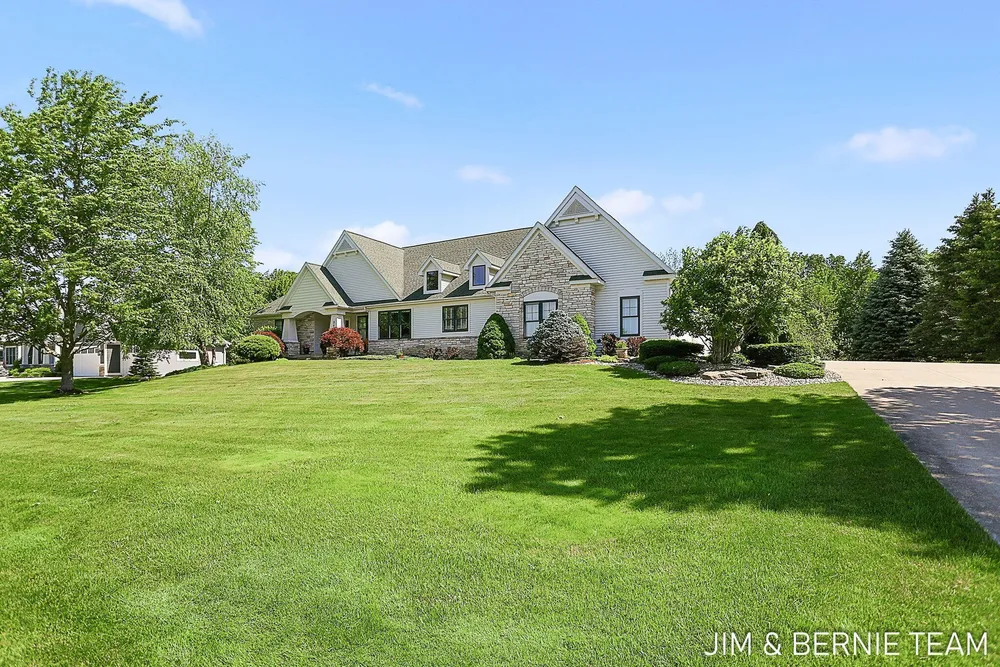 3477 Palmer Dr, Saugatuck, MI 49453-9461