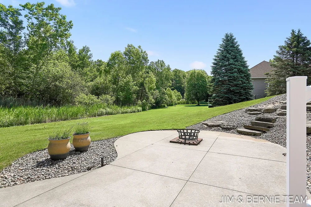 3477 Palmer Dr, Saugatuck, MI 49453-9461