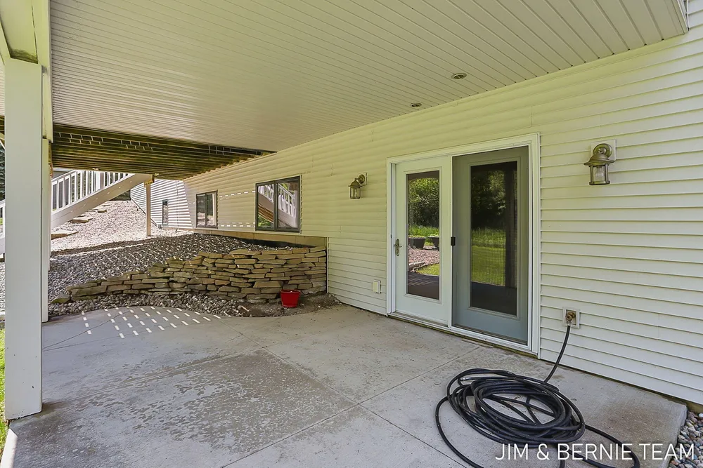 3477 Palmer Dr, Saugatuck, MI 49453-9461