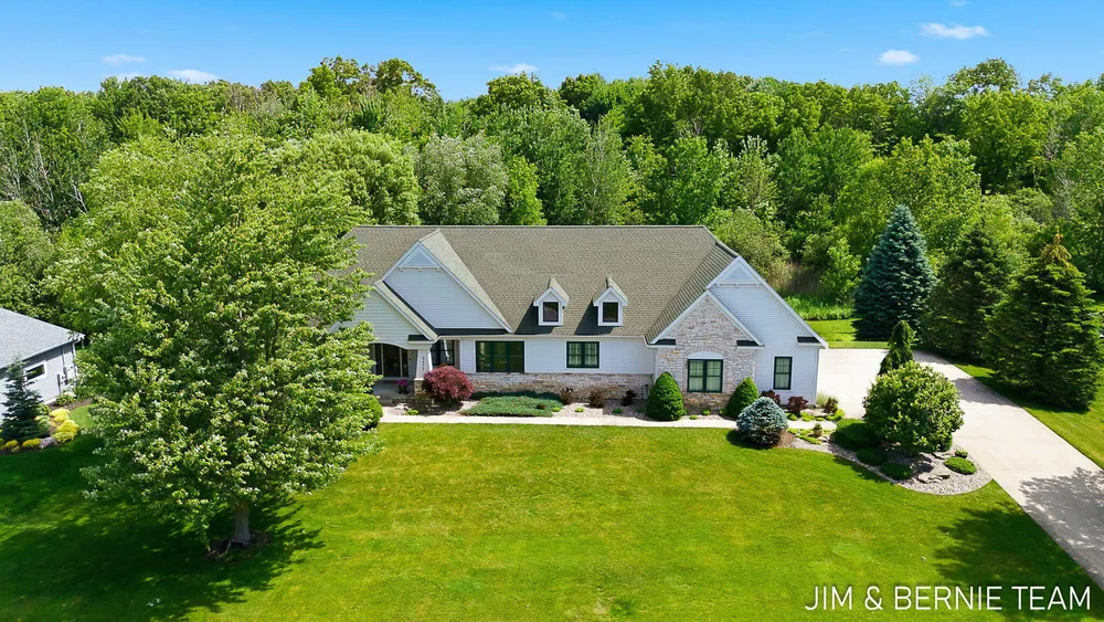3477 Palmer Dr, Saugatuck, MI 49453-9461