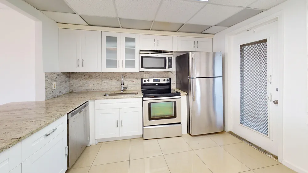 3080 N Course Dr, Pompano Beach, FL 33069