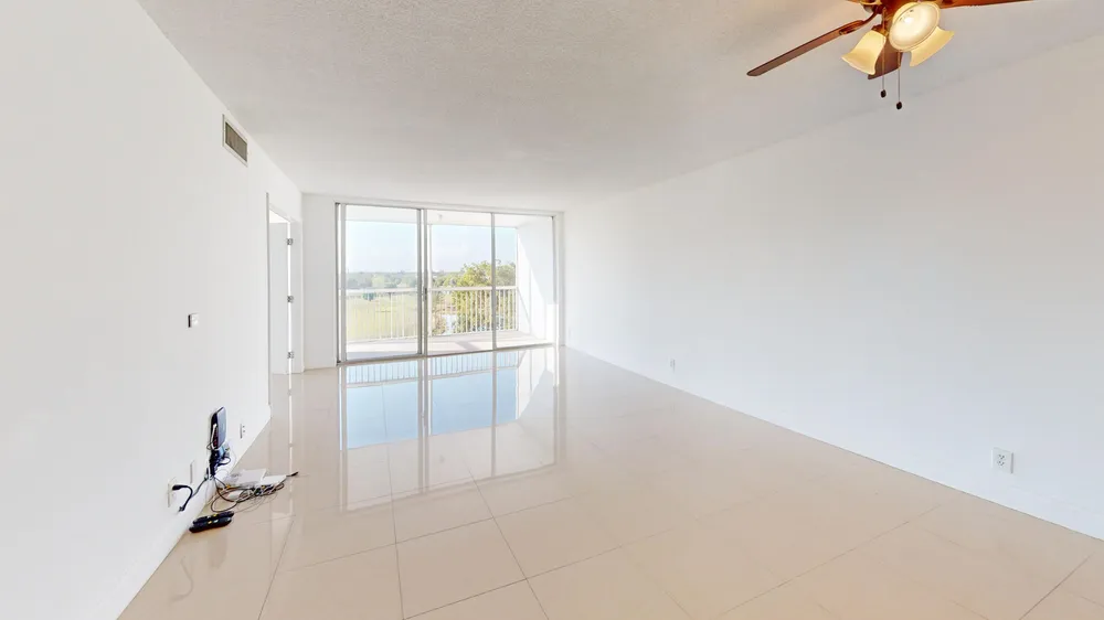 3080 N Course Dr, Pompano Beach, FL 33069